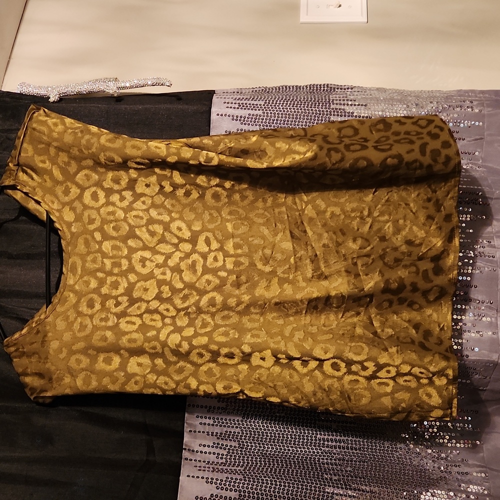 🔵NWT AVANOVA LEOPARD BLOUSE